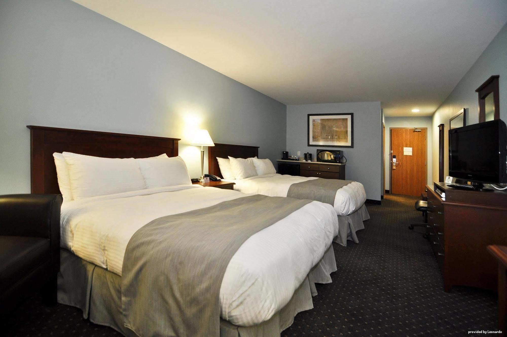 Best Western Plus Woodstock Hotel Conference Centre Номер фото