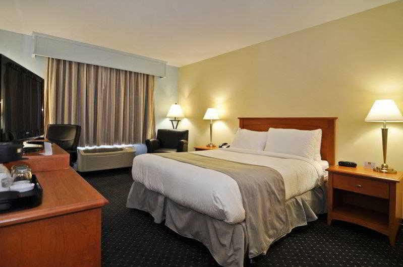 Best Western Plus Woodstock Hotel Conference Centre Екстер'єр фото